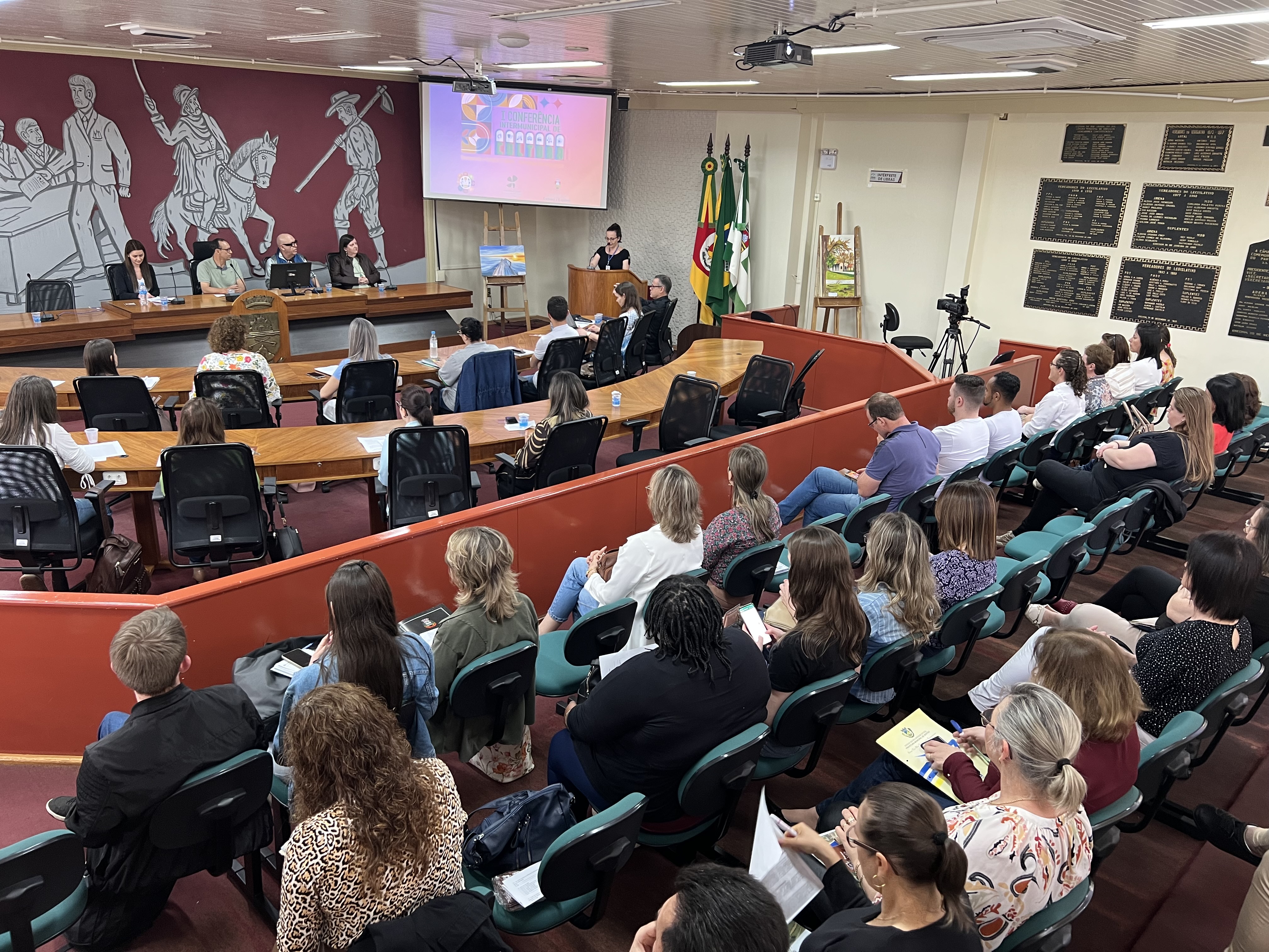 Ir para  <p>O Conselho dos Dirigentes Municipais de Cultura do Rio Grande do Sul &ndash; Associa&ccedil;&atilde;o dos Munic&iacute;pios do Alto Uruguai (CODIC-AMAU), com apoio da Prefeitura de Erechim, atrav&eacute;s da...